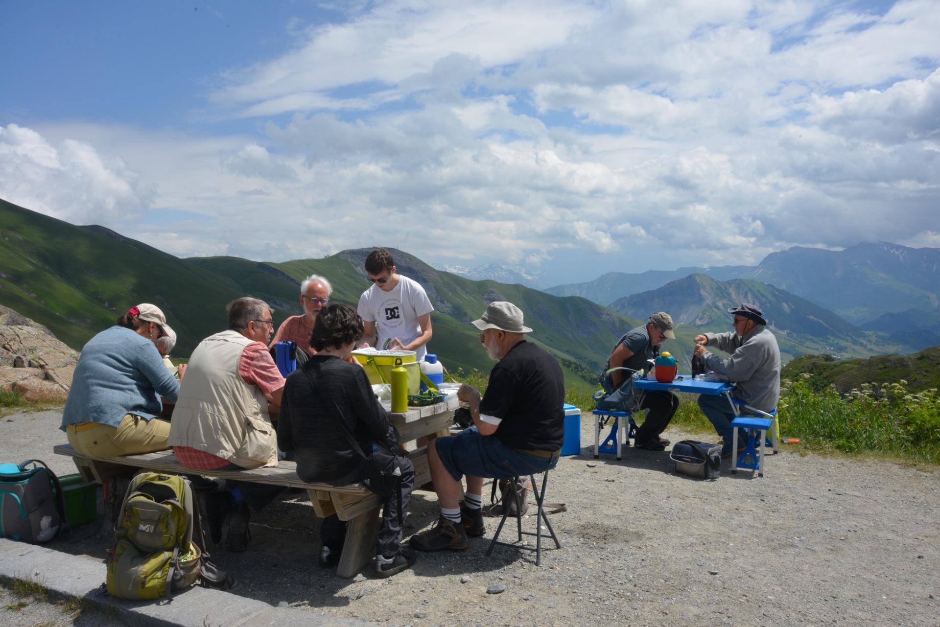Repas entomos au Col de la croix de Fer
