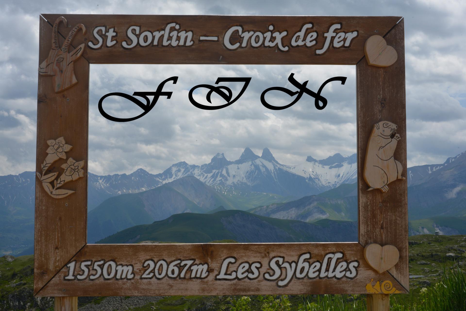 Aiguilles d'Arves vues du Col de la Croix de Fer